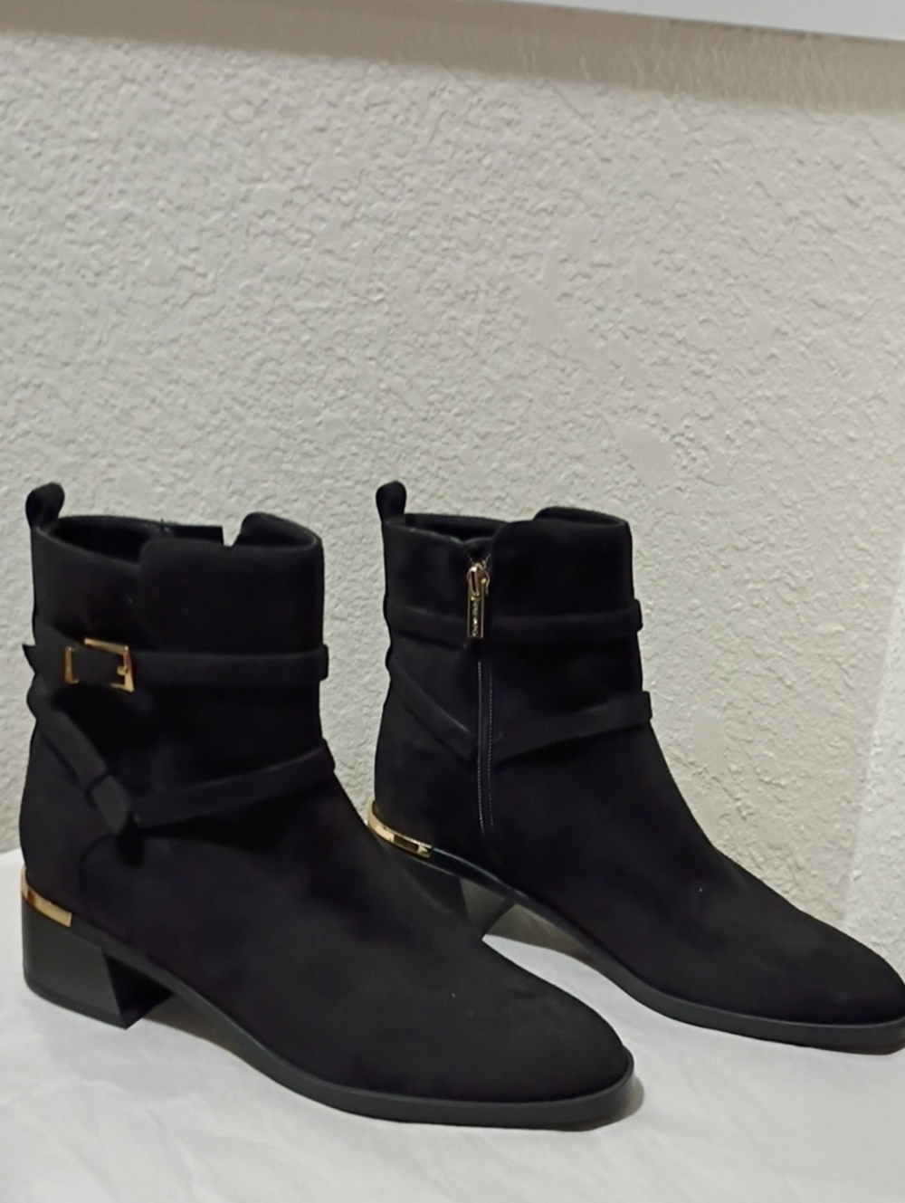 NWOB Calvin Klein Black suede Jasen 2 Buckle Strap Booties with Size 8.5 M - Picture 3 of 15